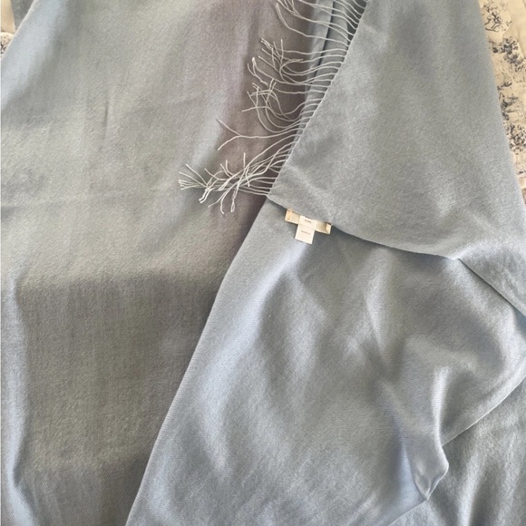 Cashmere Lot Nordstrom & Shawl/Wrap, With Fringe 4X - Picture 5 of 10